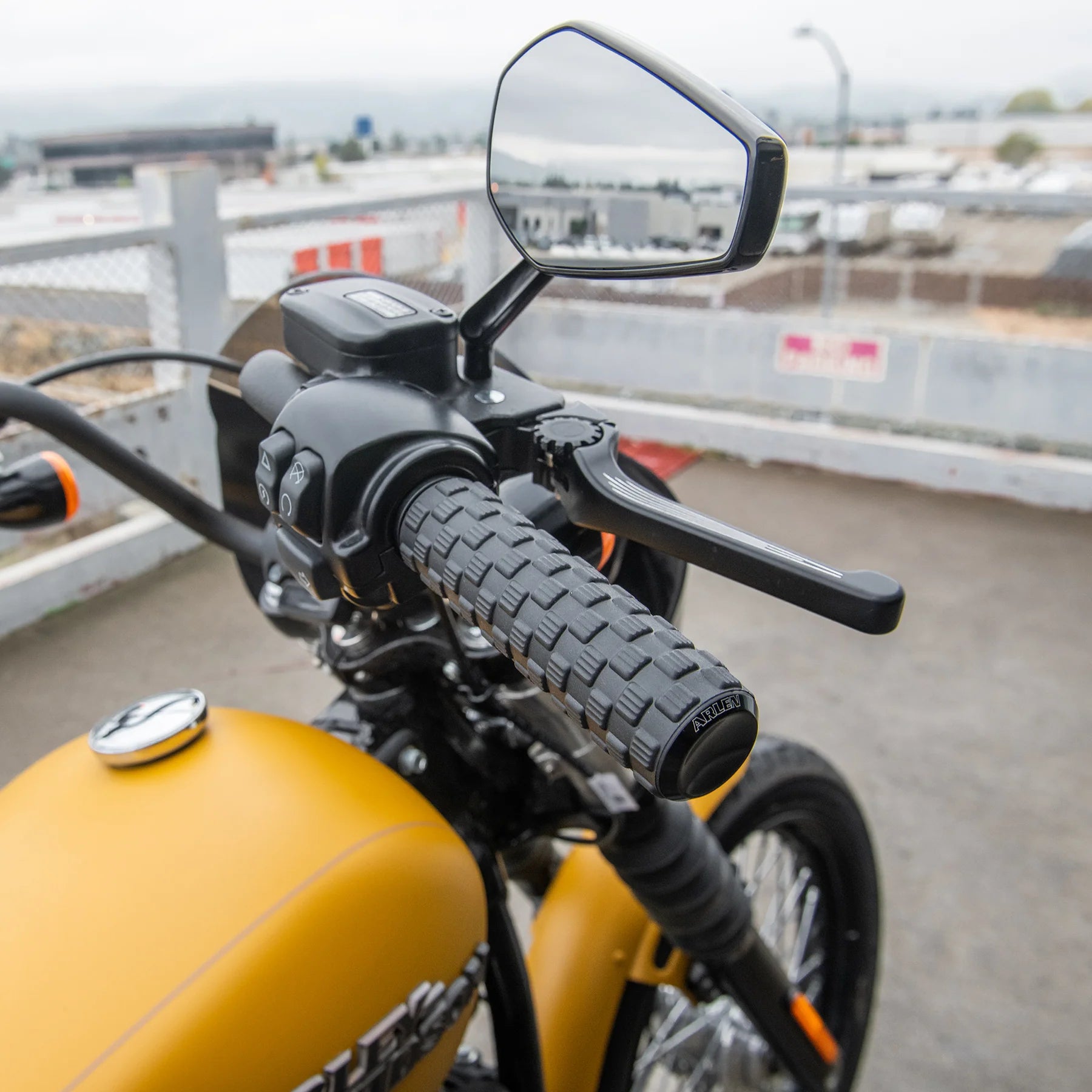 Arlen Ness AIRTRAX GRIPS, BLACK