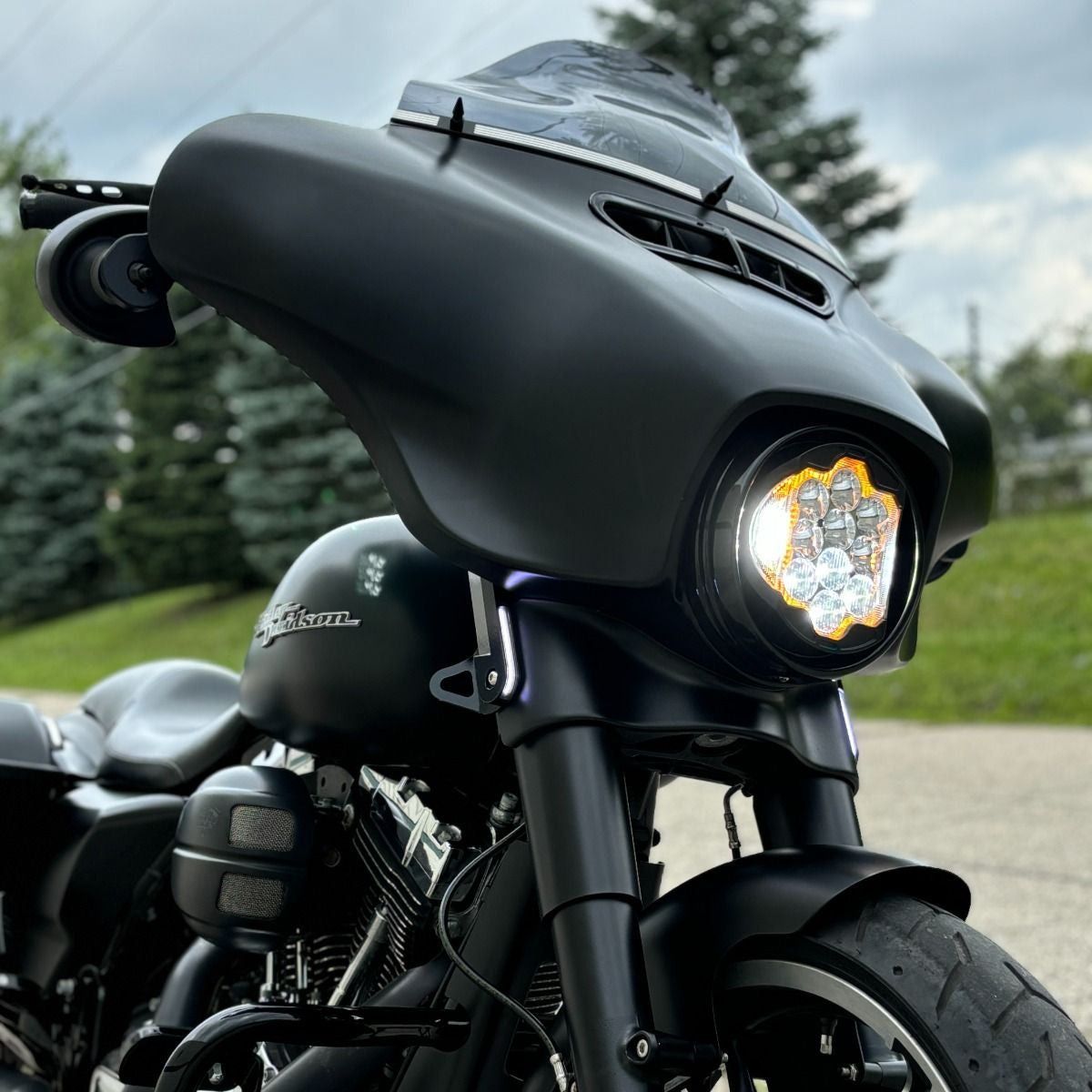 Hogworkz 7" LED Silvertooth™ Performance Headlight for Harley® Touring